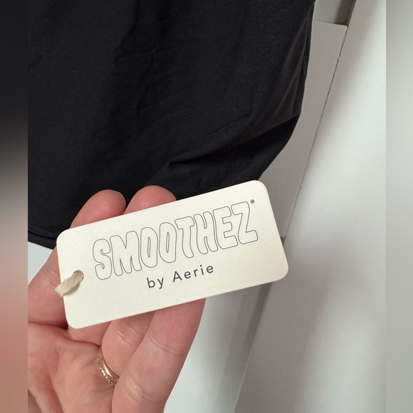 Aerie Smoothez Black Women's Tank Top size large NWT - Picture 3 of 5